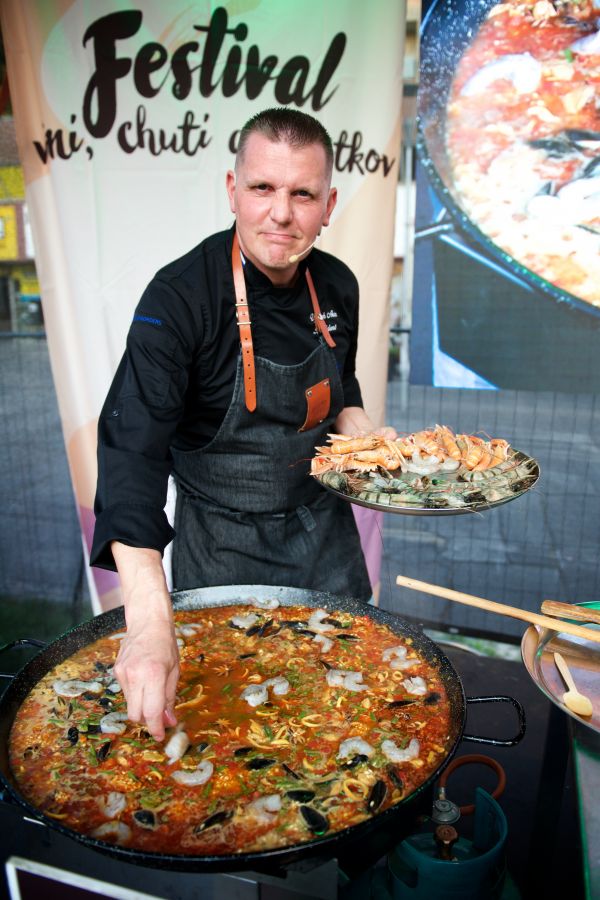 Blog Gastromenu.sk - Festival Aróma navštívila legenda slovenskej gastronómie Vojto Artz, zástupcovia spoločnosti Heineken Slovensko, zakladatelia úspešných reštaurácií a spoločností, či hokejisti